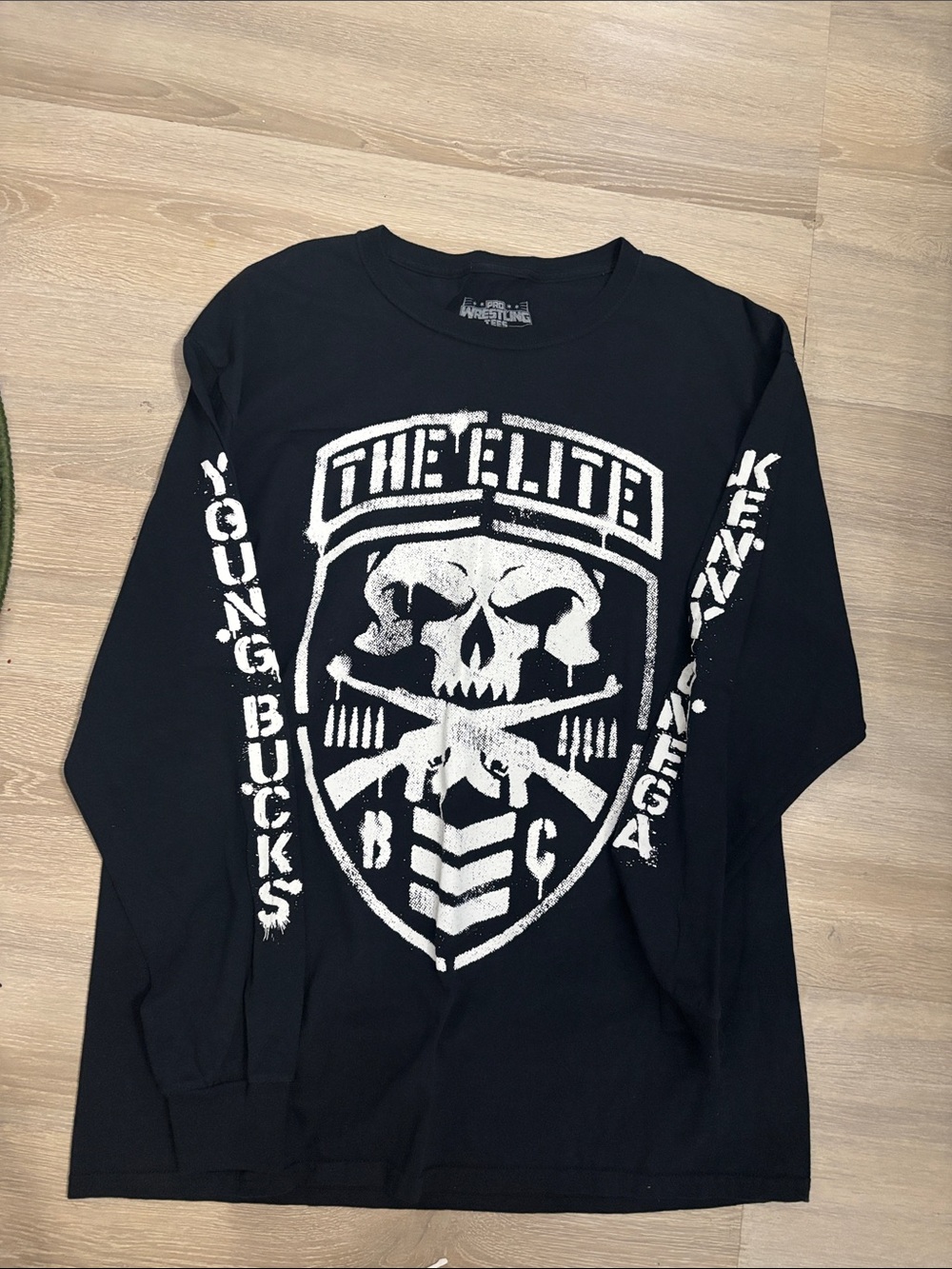 The Elite Skull Graphic Long-Sleeve Tee - Black